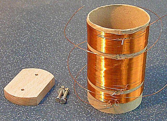 This is a medium-wave-only coil, to
match the function of the Teletron coil.